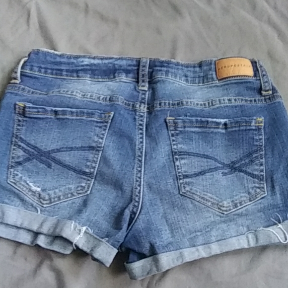 Aeropostale shorty shorts - Picture 2 of 2